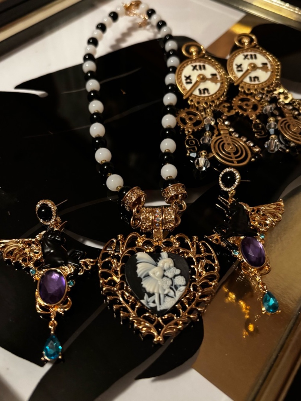 Kirks Folly & Fanstar Lot - 2 pairs of Earrings and a Magnetic Necklace/ Pendant